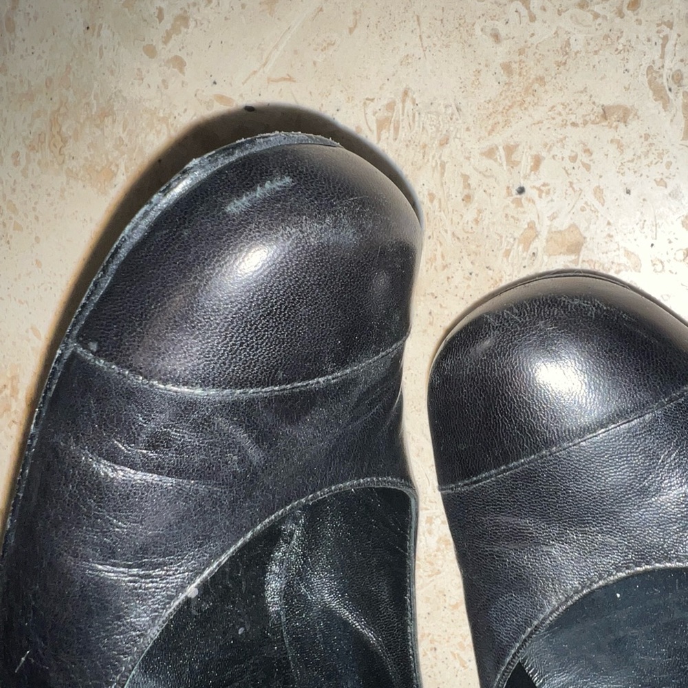 ✨Beautiful authentic Chanel vintage black leather heels. Size 39.5✨ - Picture 6 of 8